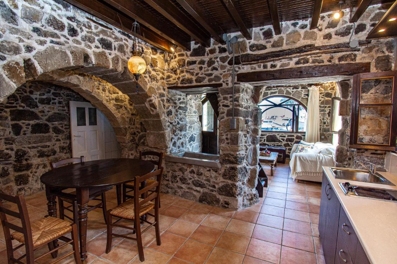 Plousiadi΄S Stone House Apartment Skála Екстериор снимка