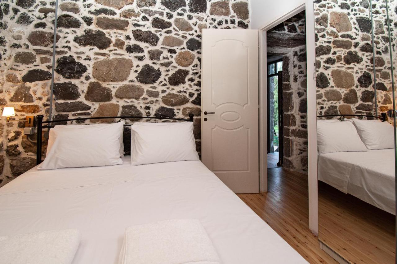 Plousiadi΄S Stone House Apartment Skála Екстериор снимка